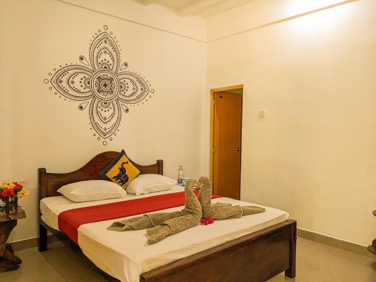 Choona Lodge 'View Of Sigiriya & Pidurangala With Sunrise' Exterior foto