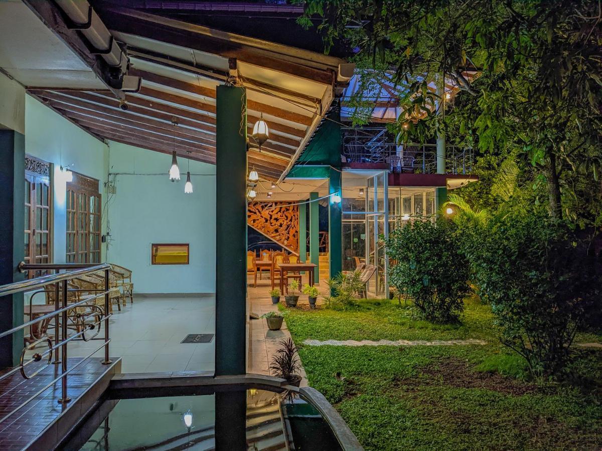 Choona Lodge 'View Of Sigiriya & Pidurangala With Sunrise' Exterior foto
