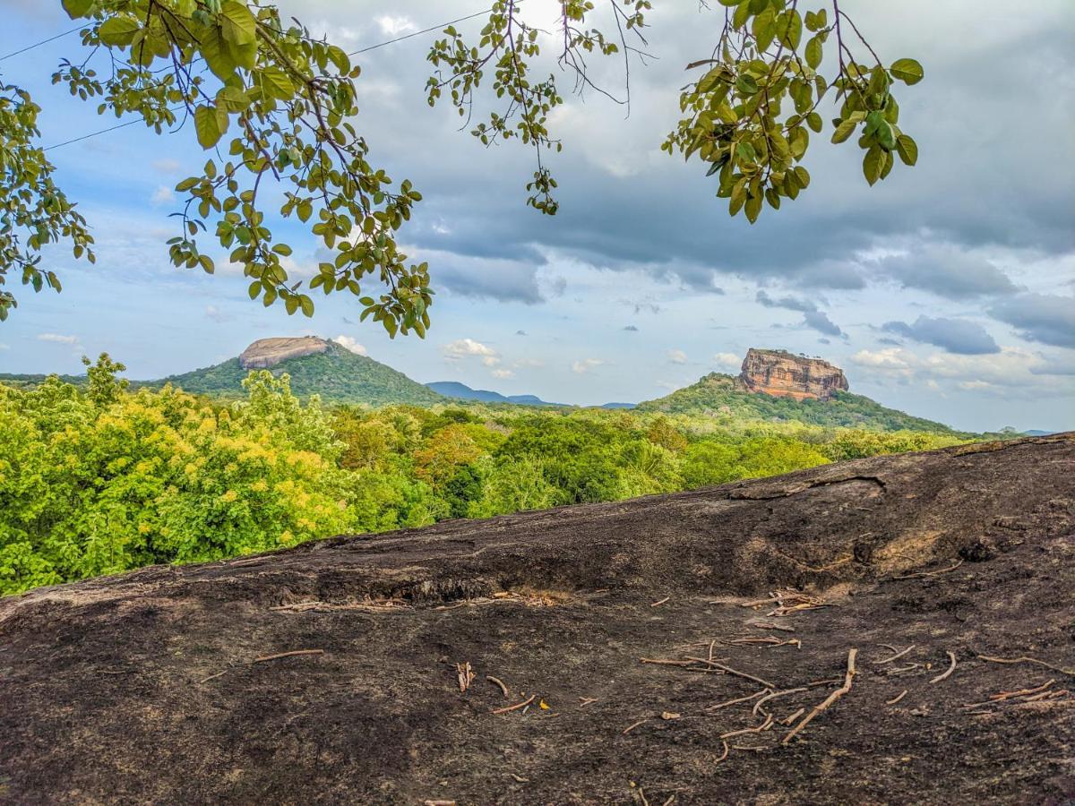 Choona Lodge 'View Of Sigiriya & Pidurangala With Sunrise' Exterior foto