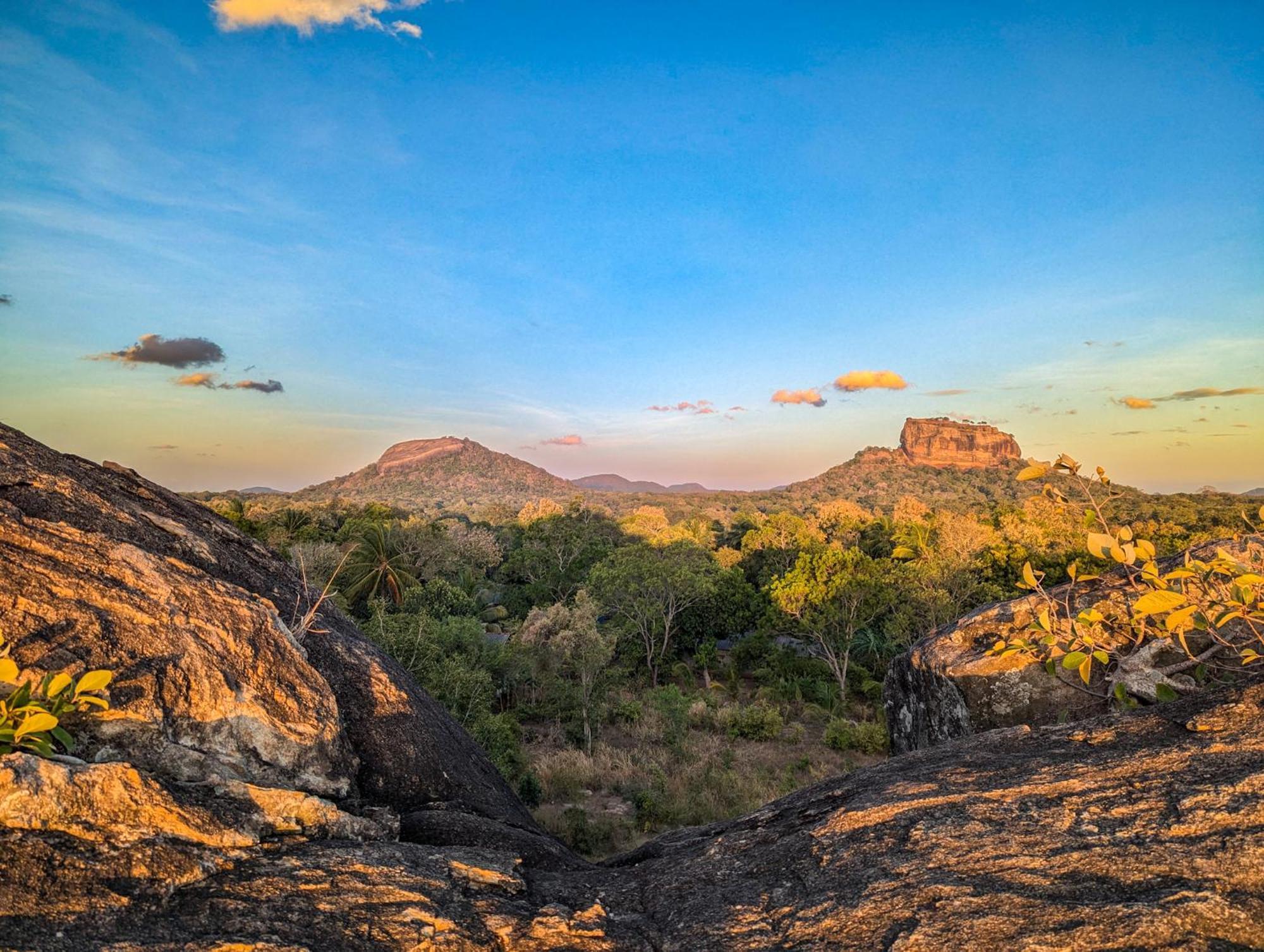 Choona Lodge 'View Of Sigiriya & Pidurangala With Sunrise' Exterior foto